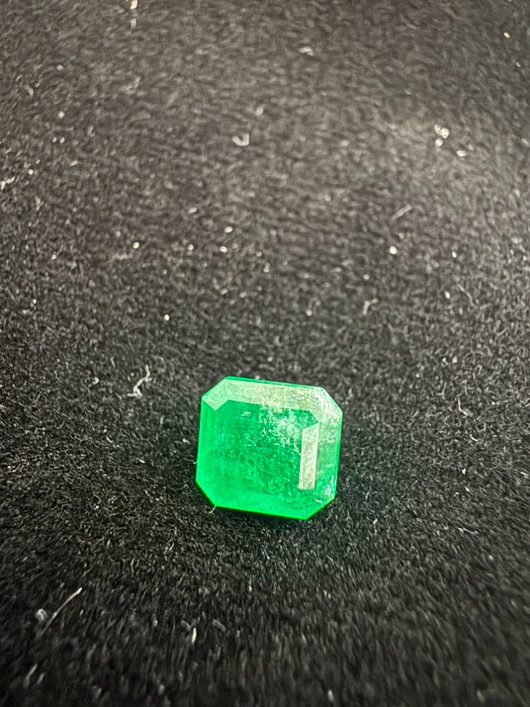 1.38 carat Colombian emerald