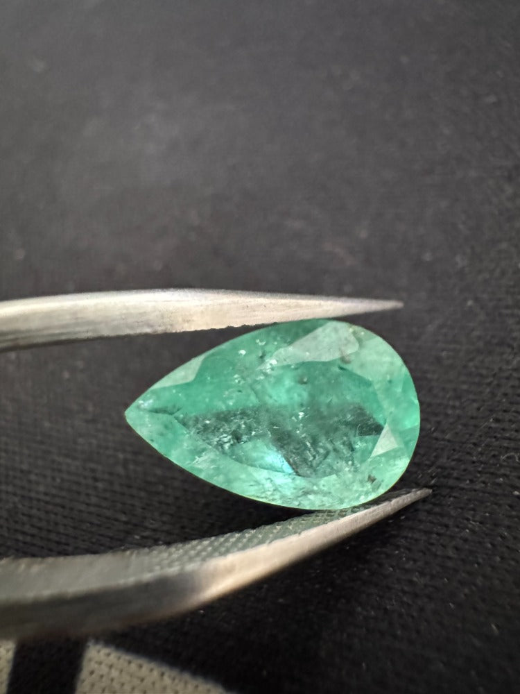 3.11 carat colombian emerald chivor mine
