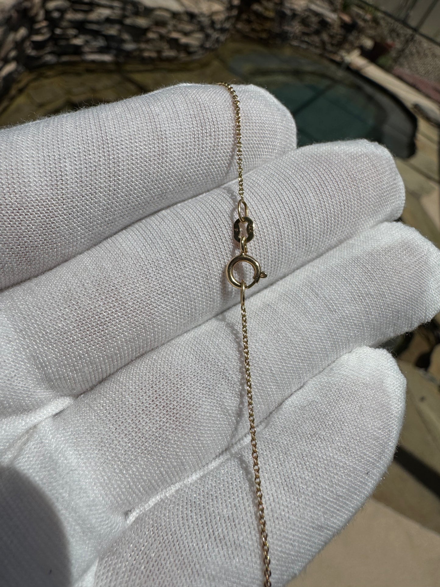 1.97 CARAT PEAR CUT COLOMBIAN EMERALD SET IN 18k SOLID GOLD PENDANT W/ CHAIN