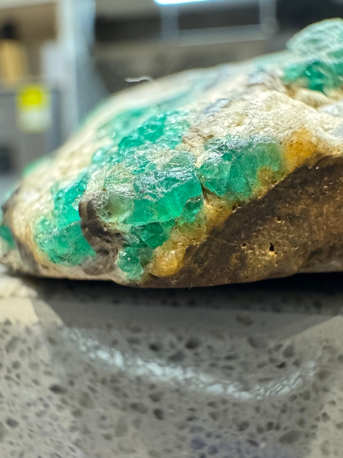 RAW EMERALD SPECIMEN (GANGA)