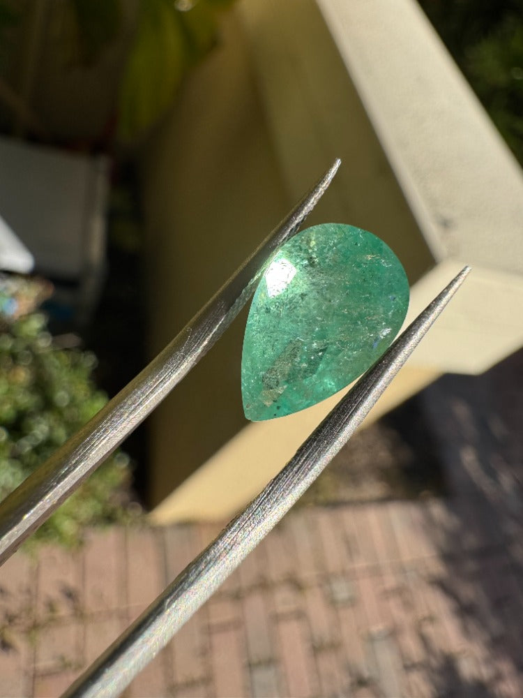 3.11 carat colombian emerald chivor mine
