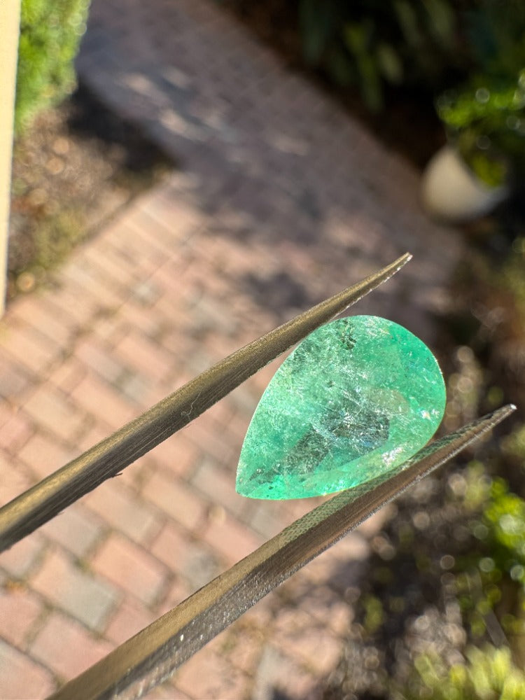 3.11 carat colombian emerald chivor mine