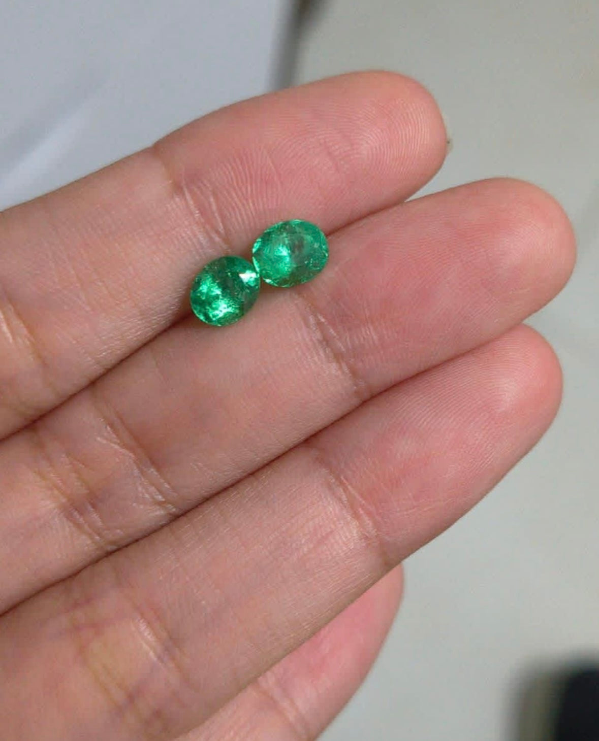 Colombian emerald custom earring and pendant set