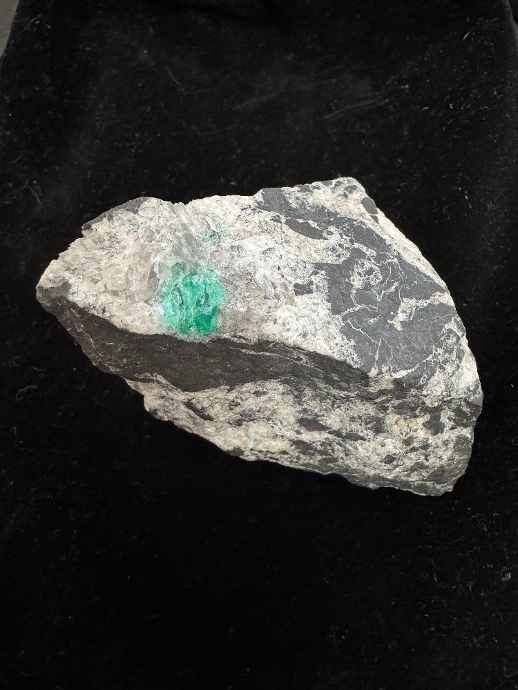raw colombian emerald specimen