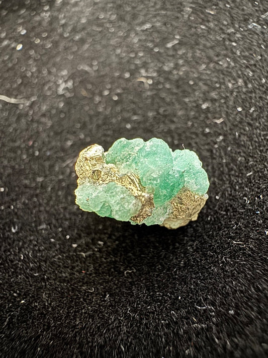 raw colombian emerald specimen